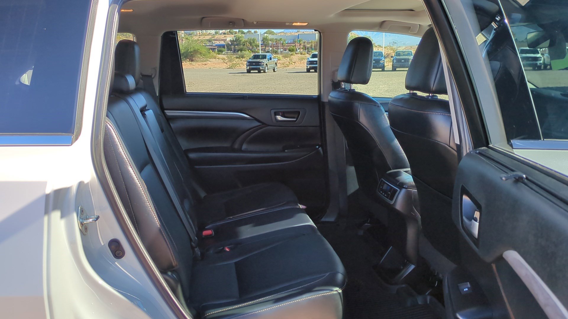 Used 2019 Toyota Highlander Limited image 30