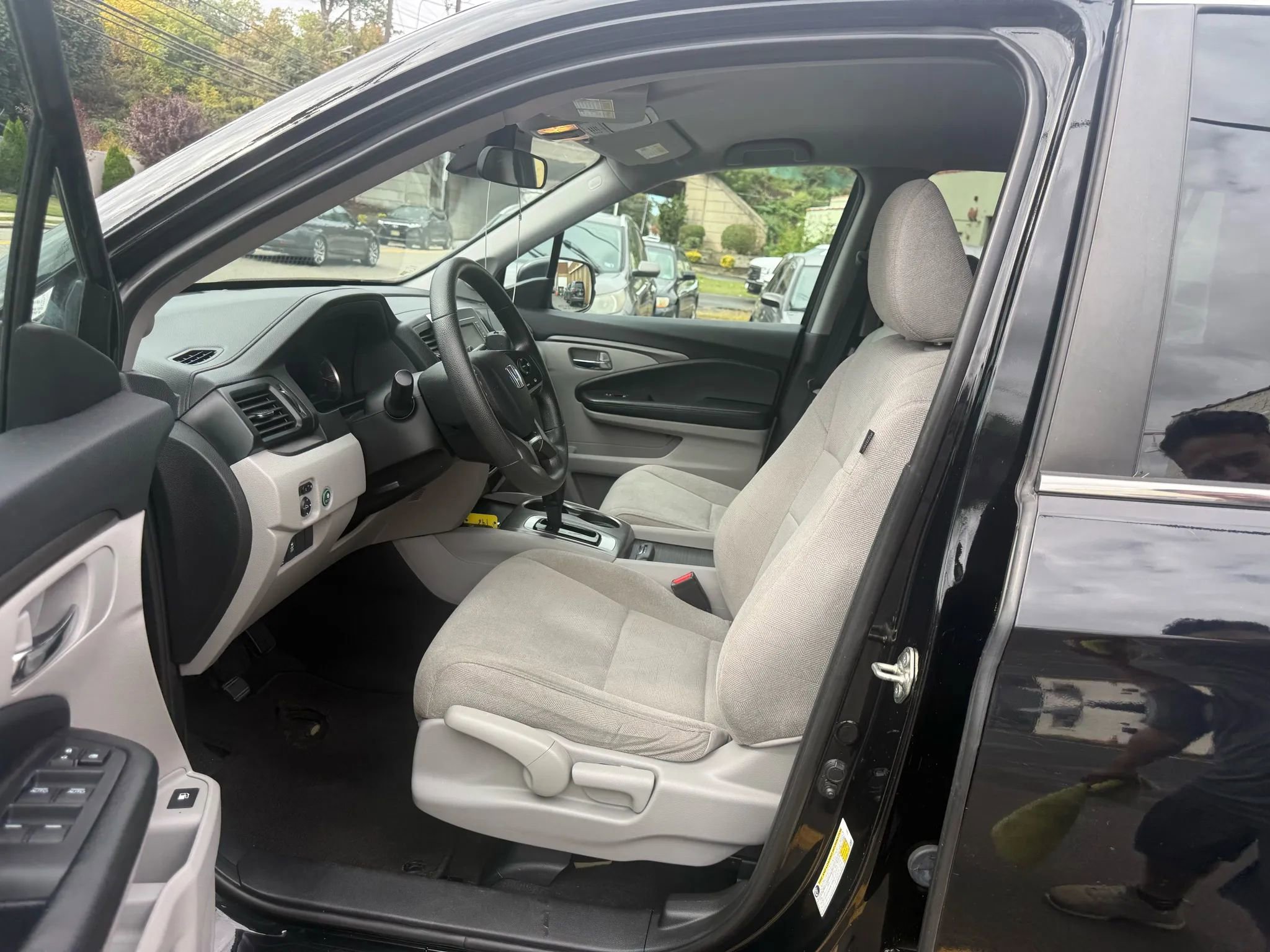 Used 2019 Honda Pilot LX image 10