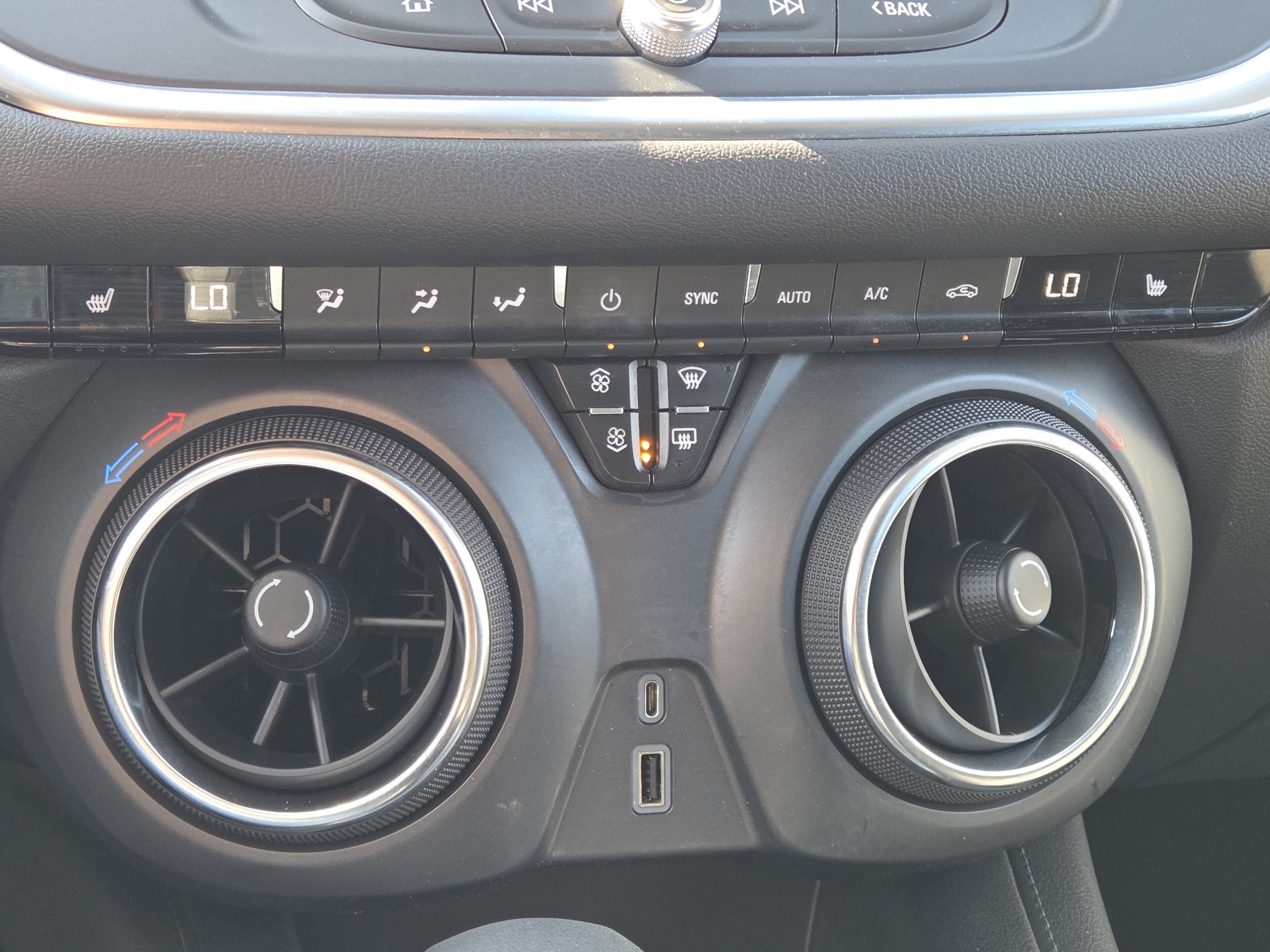 Used 2021 Chevrolet Blazer LT AWD/4WD image 36