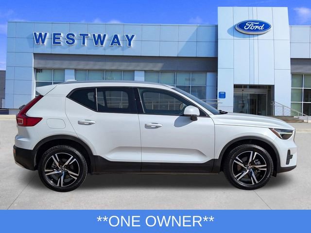 Used 2023 Volvo XC40 B5 Core video 2