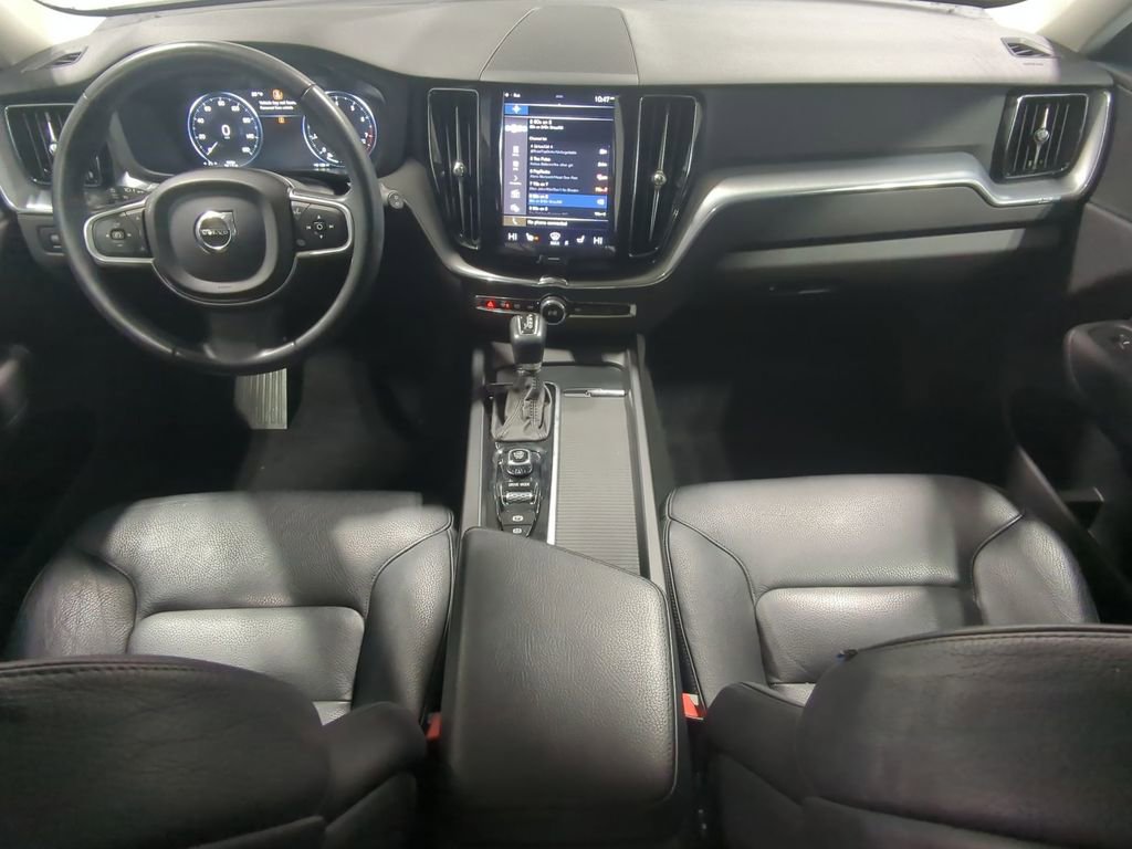 Used 2020 Volvo XC60 T6 Momentum image 22