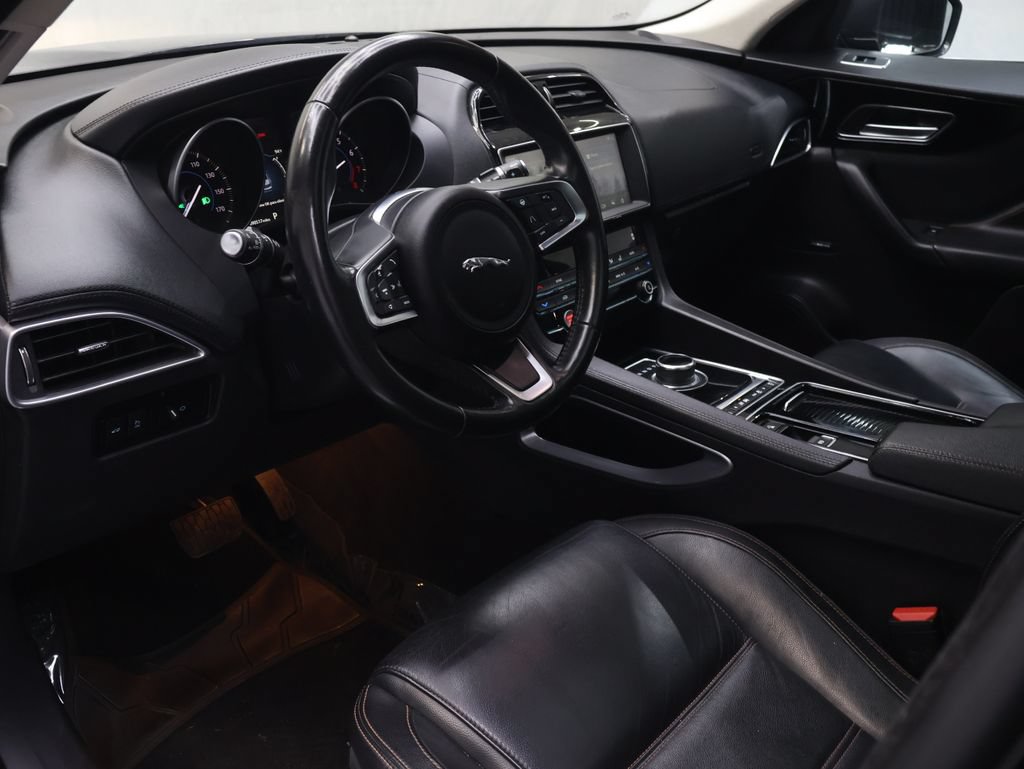 Used 2020 Jaguar F-PACE Prestige AWD/4WD image 17