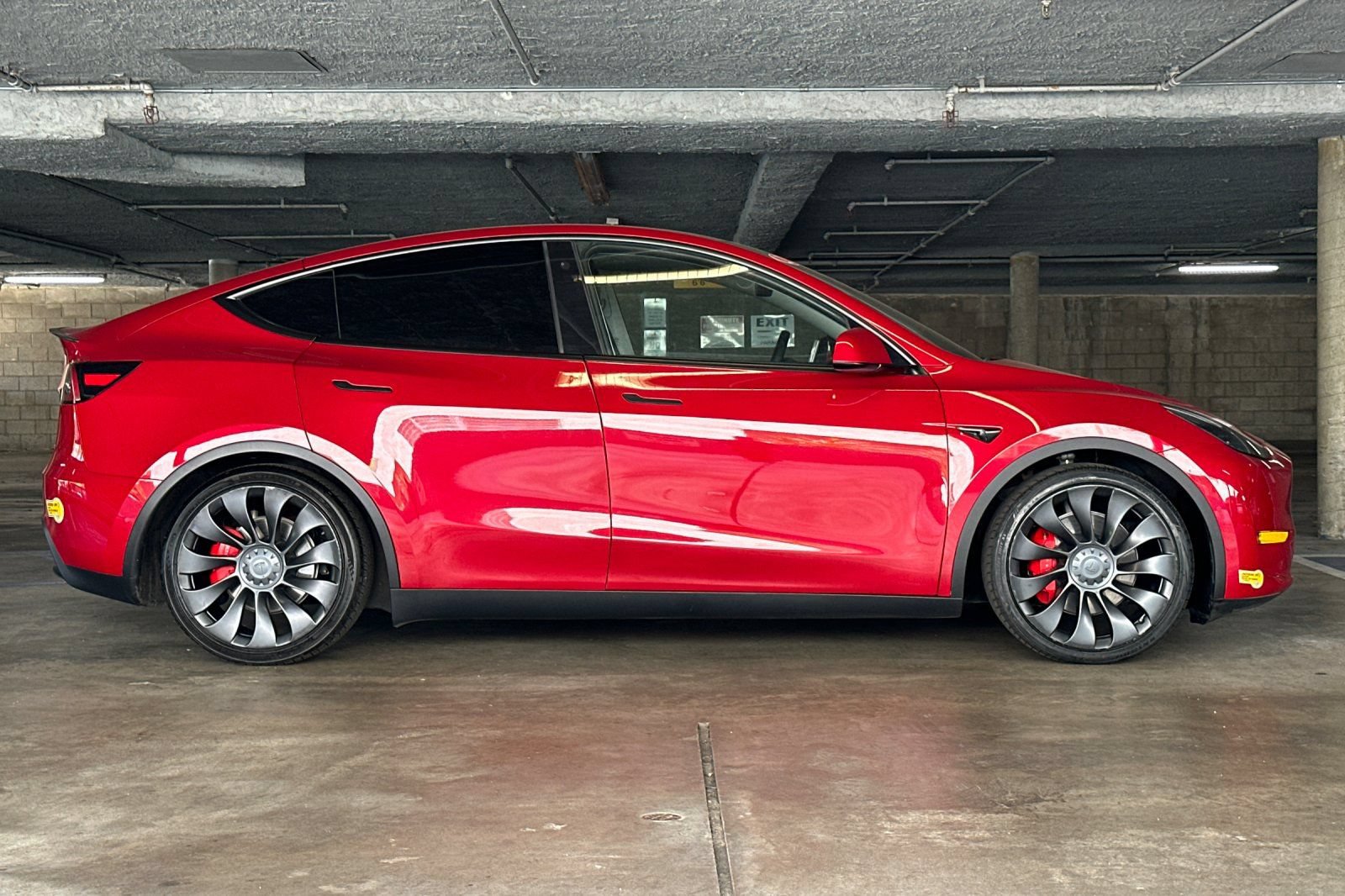 Used 2022 Tesla Model Y Performance AWD/4WD image 3
