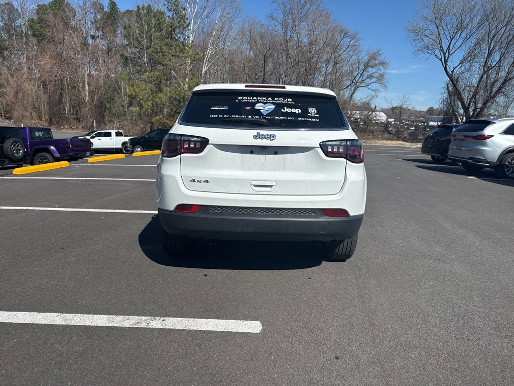 Used 2024 Jeep Compass Sport image 6