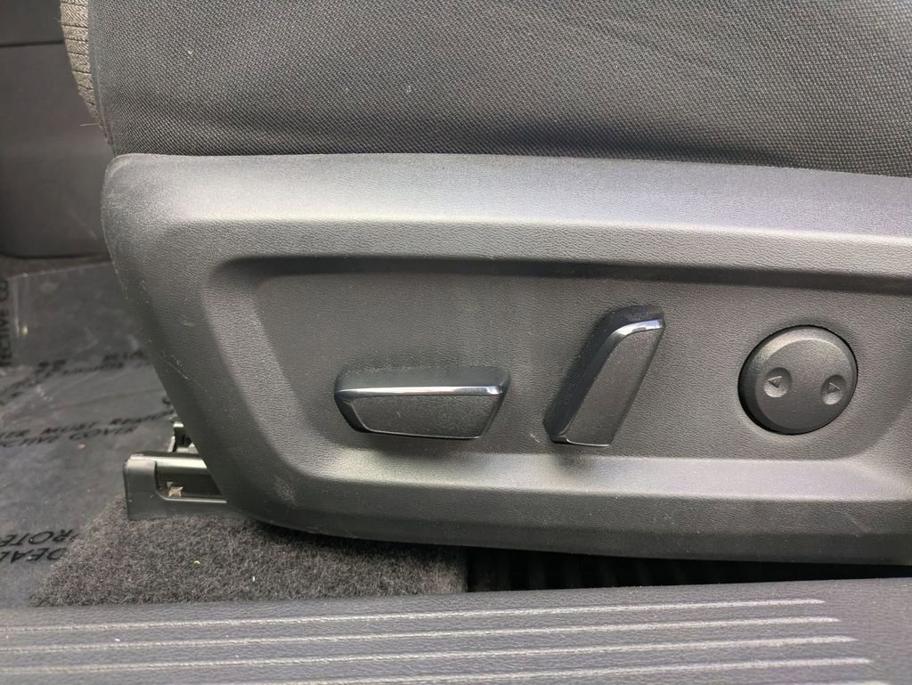 Used 2023 Nissan Rogue SV image 15