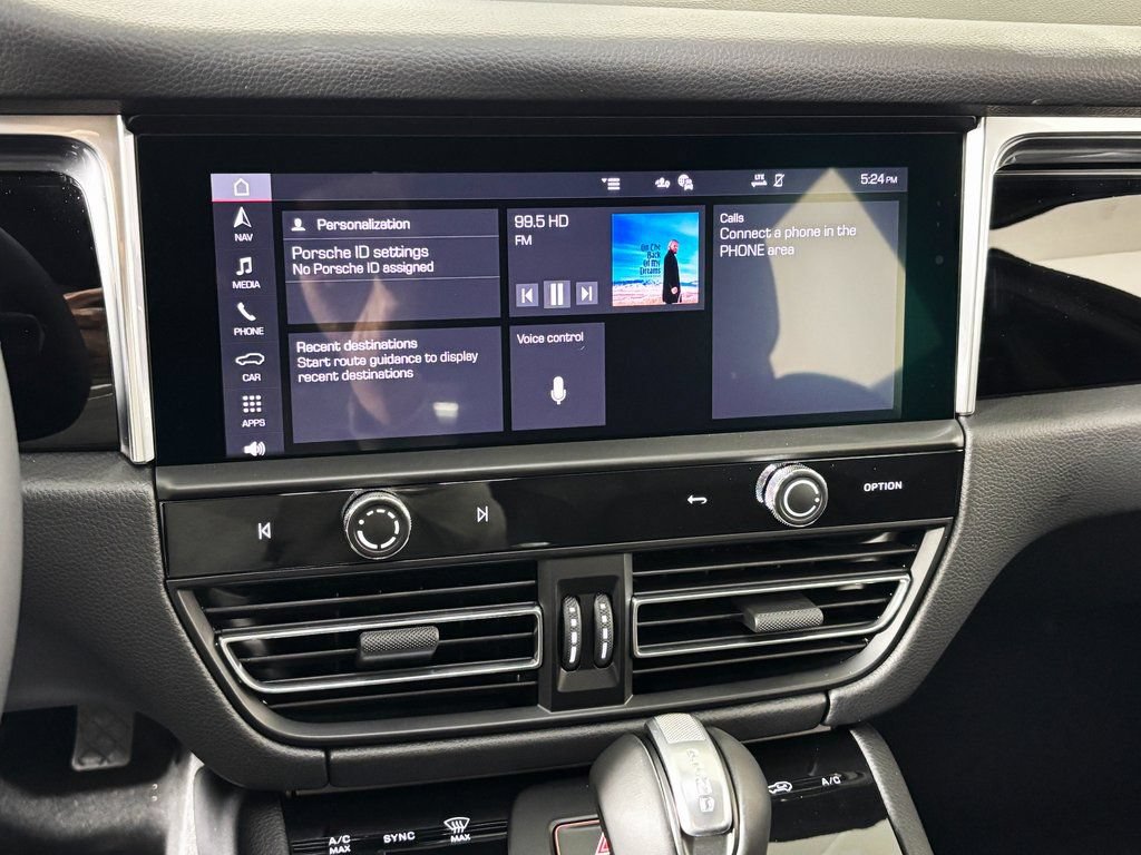 Certified 2026 Porsche Macan AWD/4WD image 26