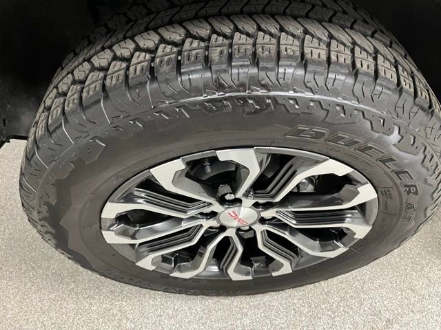 Used 2023 GMC Canyon Denali AWD/4WD image 15