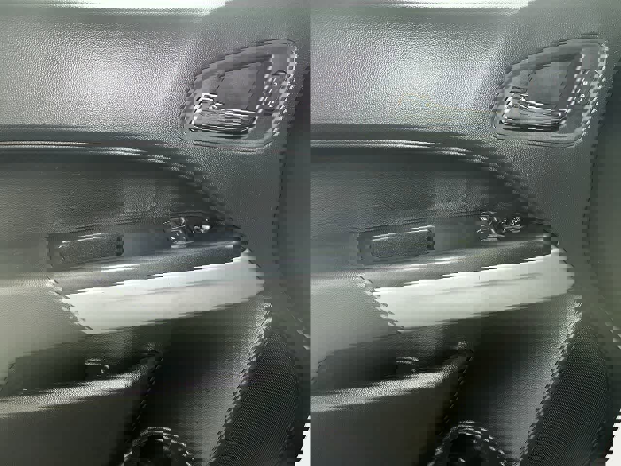 Used 2021 Chevrolet Colorado LT w/ Fleet Safety Package image 13