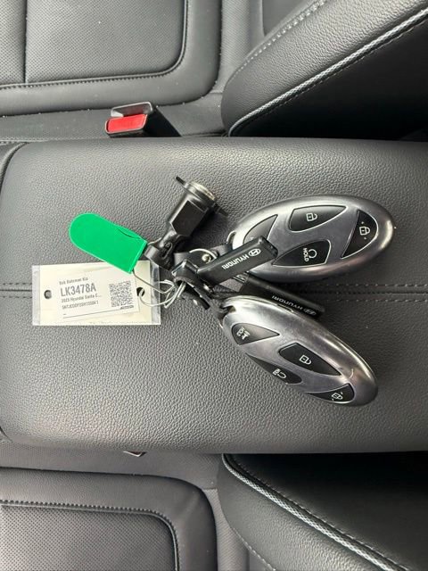 Used 2025 Hyundai Santa Cruz Limited image 21