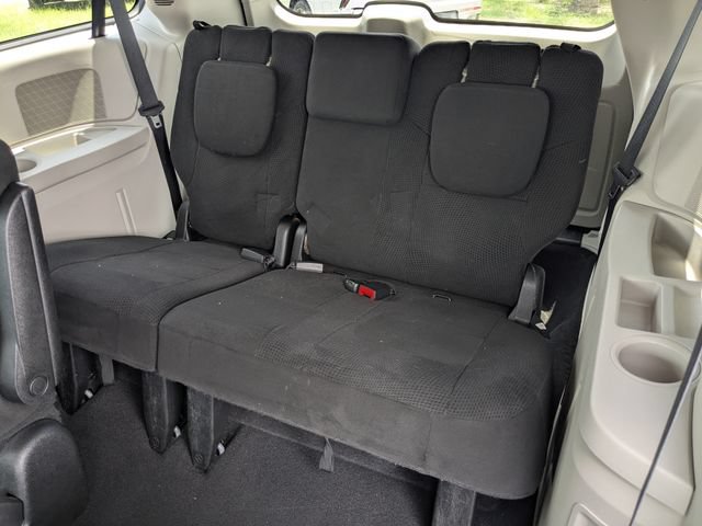 Used 2013 Dodge Grand Caravan SXT w/ Rear Park Assist Pkg FWD image 17