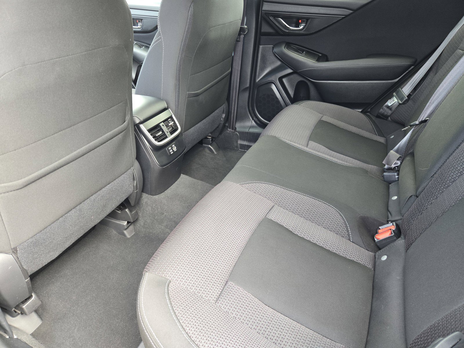 Used 2024 Subaru Outback Premium AWD/4WD image 11