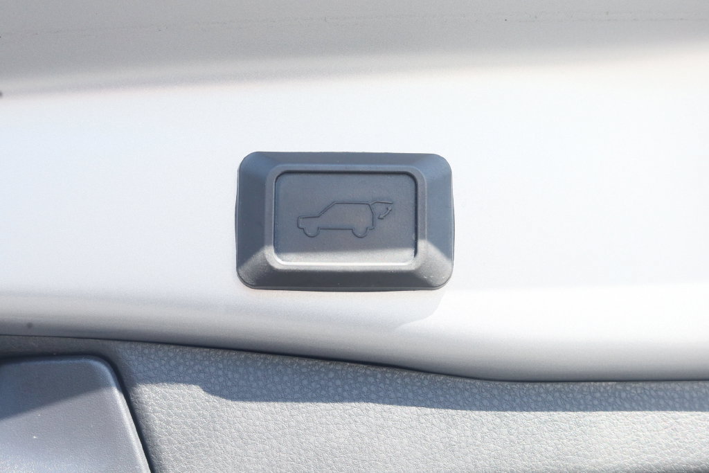 Used 2023 Toyota RAV4 XLE w/ Convenience Package AWD/4WD image 14