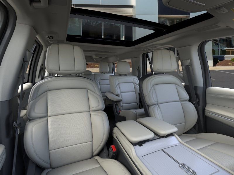 New 2026 Lincoln Navigator L Reserve AWD/4WD image 10