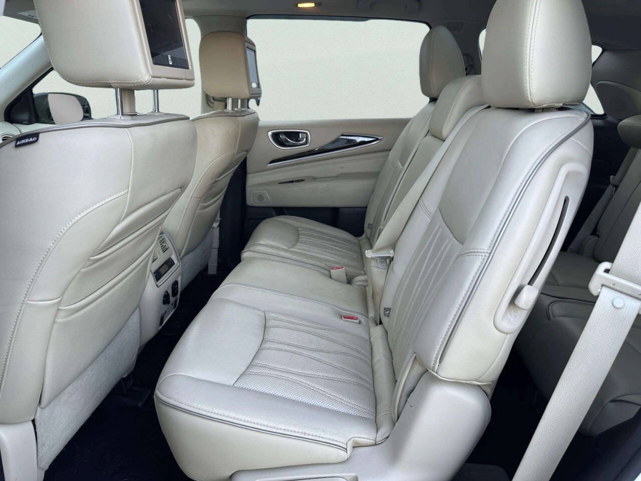 Used 2017 INFINITI QX60 Luxe w/ Deluxe Technology Package AWD/4WD image 12