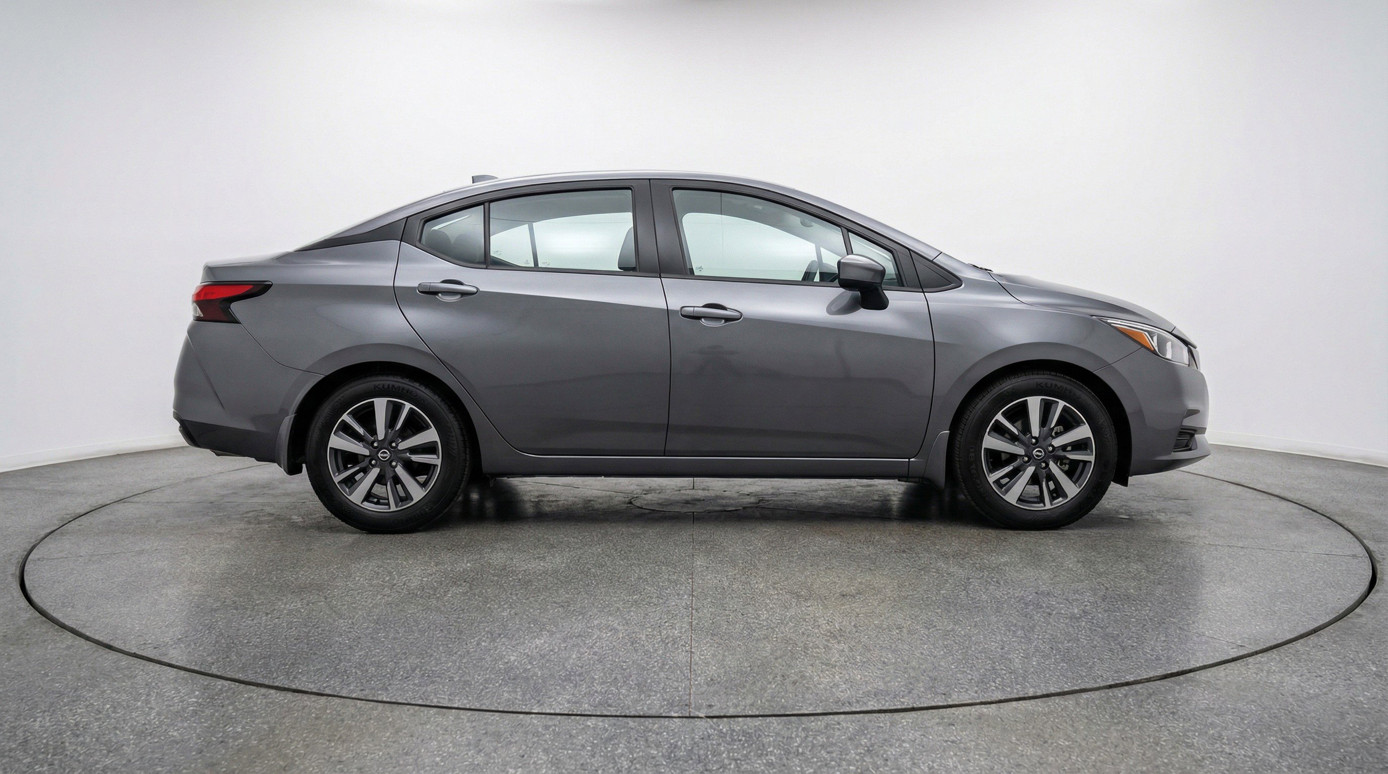 Used 2025 Nissan Versa SV image 11