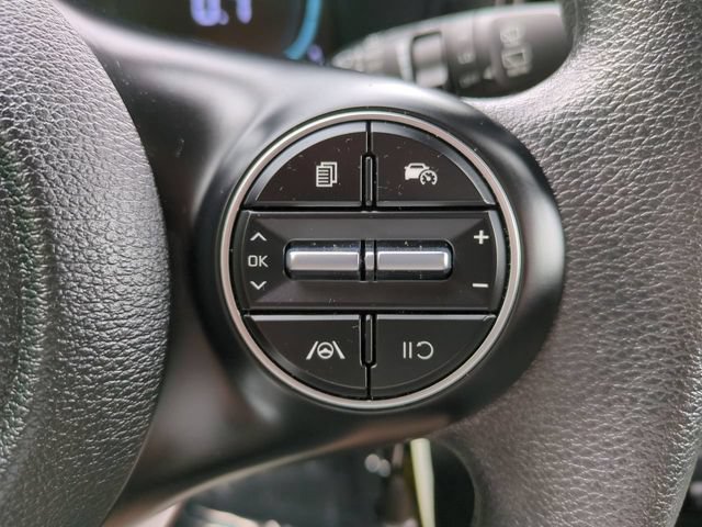 Used 2025 Kia Soul LX w/ LX Technology Package FWD image 24
