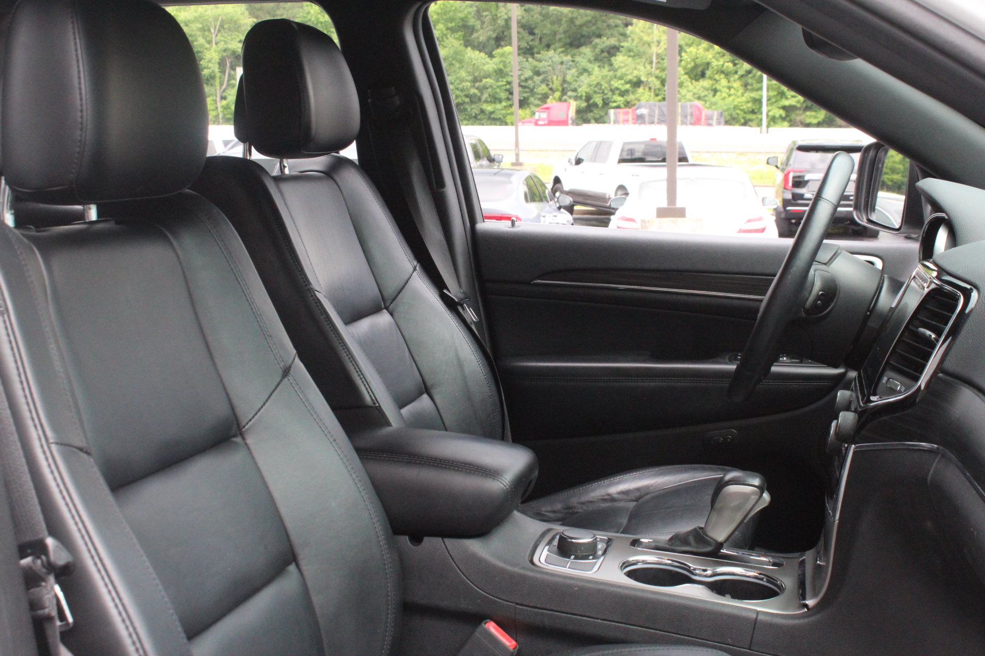 Used 2019 Jeep Grand Cherokee Limited AWD/4WD image 36