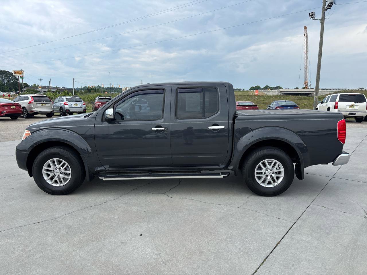 Used 2015 Nissan Frontier SV w/ SV Value Truck Package RWD image 7