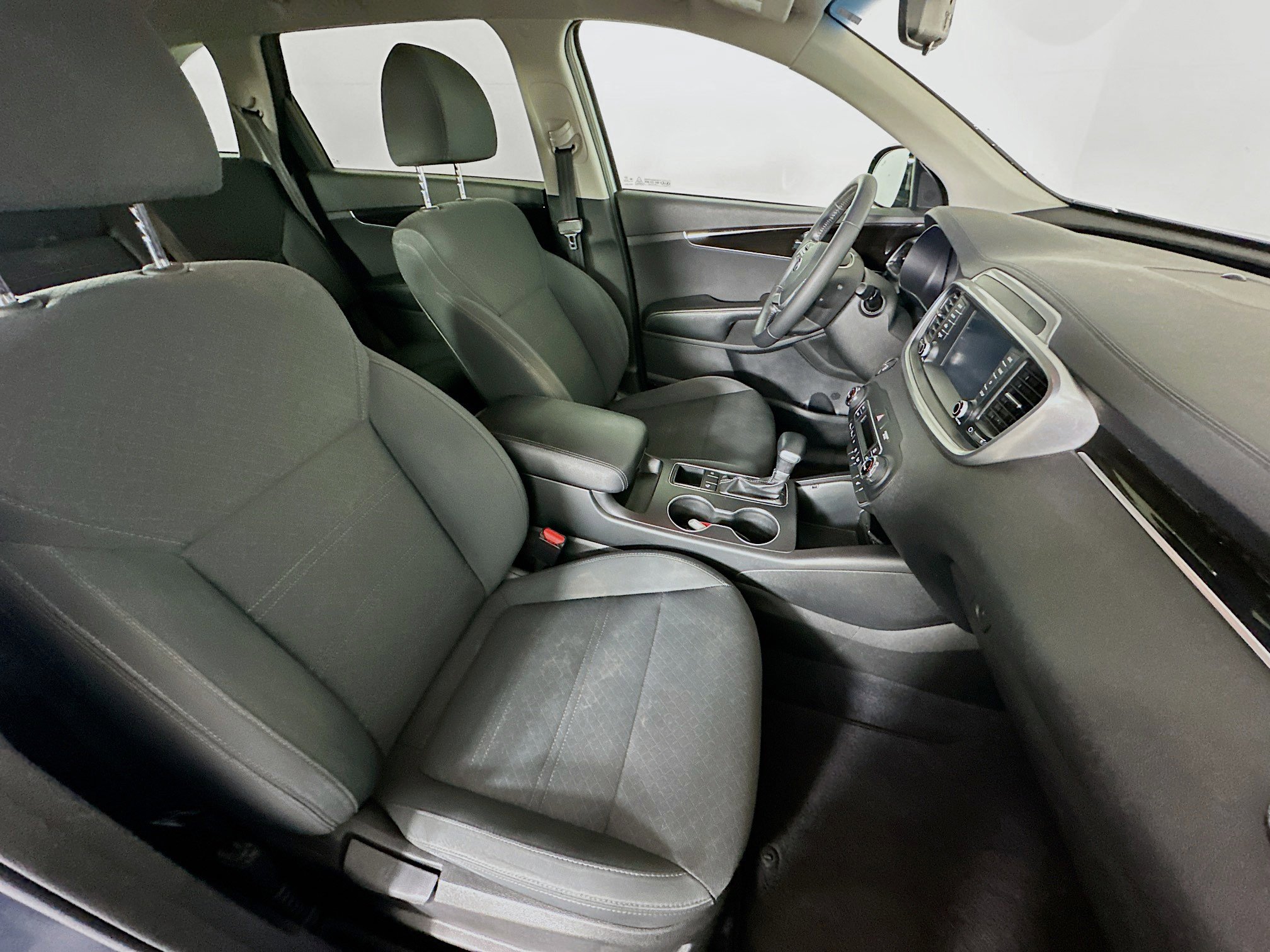 Used 2020 Kia Sorento S image 31