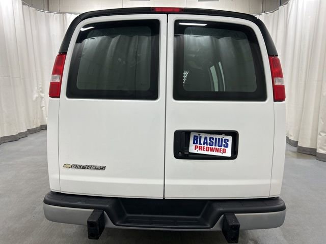 Used 2024 Chevrolet Express 2500 Work Van w/ Driver Convenience Package image 4