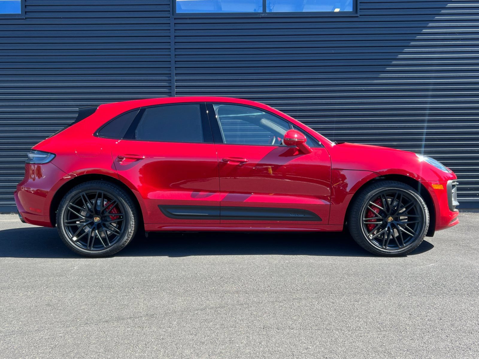 Certified 2026 Porsche Macan GTS AWD/4WD image 10