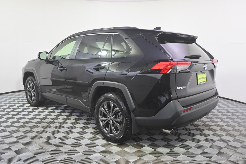Used 2023 Toyota RAV4 XLE Premium AWD/4WD image 3