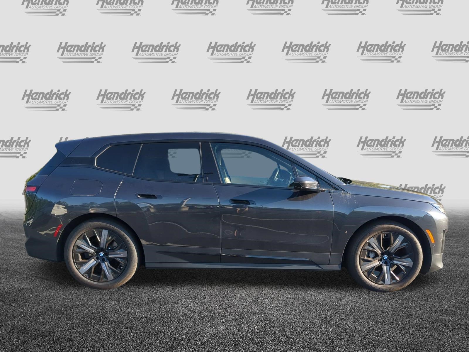 Used 2025 BMW iX xDrive50 w/ Premium Package AWD/4WD image 11