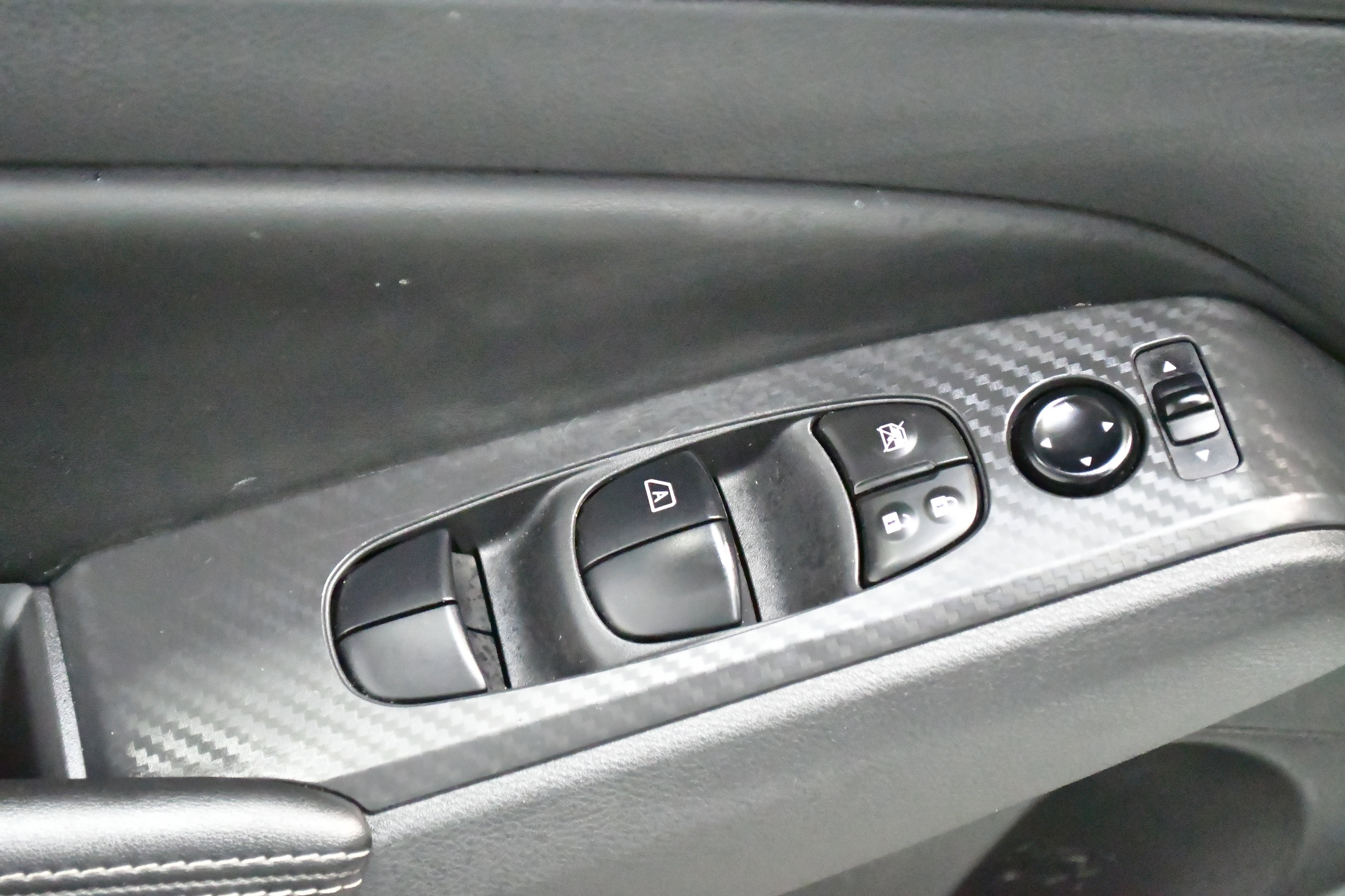 Used 2025 Nissan Altima 2.5 SV FWD image 15