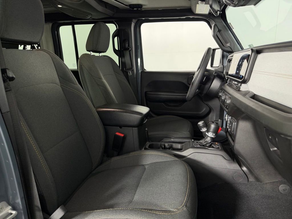 Used 2024 Jeep Wrangler Unlimited w/ Convenience Group image 31