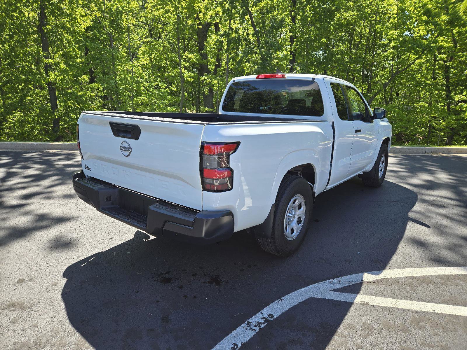Used 2024 Nissan Frontier S RWD image 3