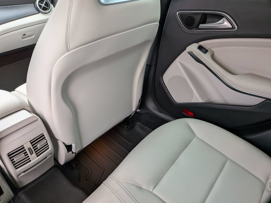 Used 2019 Mercedes-Benz CLA 250 image 32