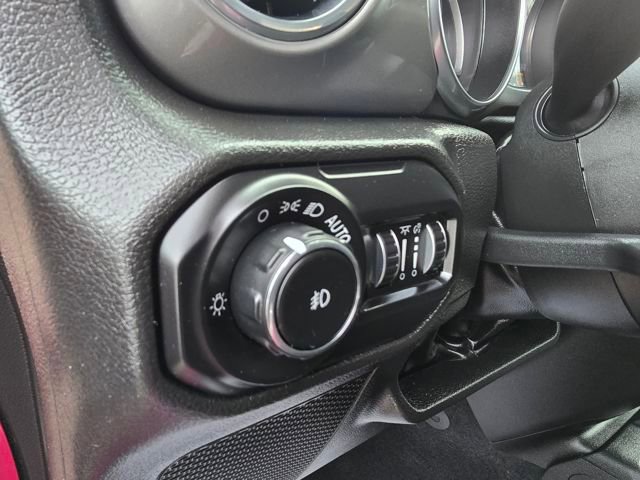 Used 2022 Jeep Wrangler Unlimited Sahara w/ Cold Weather Group image 14