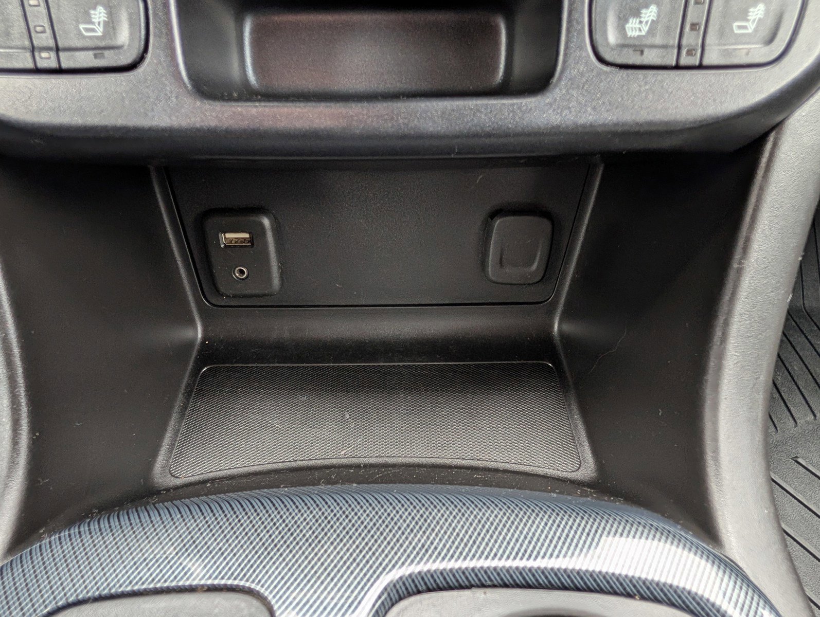 Used 2018 Chevrolet Colorado Z71 w/ Centennial Edition RWD image 32