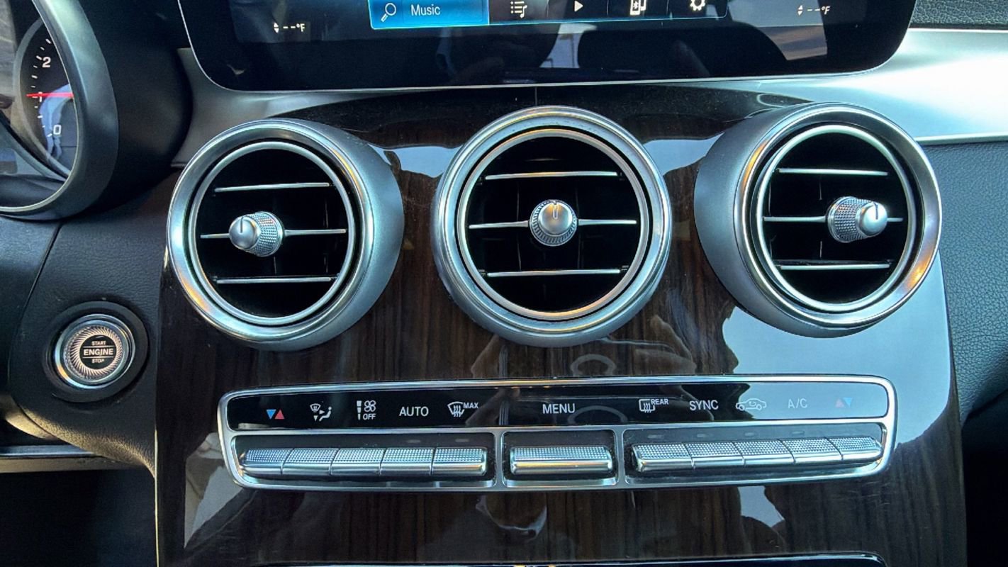 Used 2022 Mercedes-Benz GLC 300 4MATIC image 23