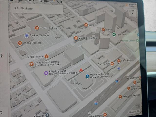 Used 2022 Tesla Model Y Long Range image 12