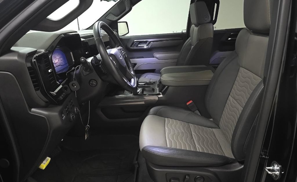 Used 2024 Chevrolet Silverado 1500 ZR2 w/ Technology Package AWD/4WD image 9