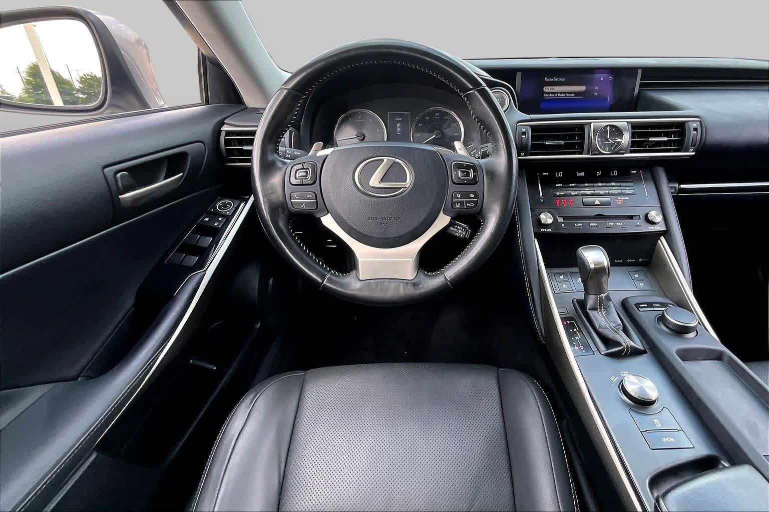 Used 2018 Lexus IS 300 AWD w/ Premium Package image 6
