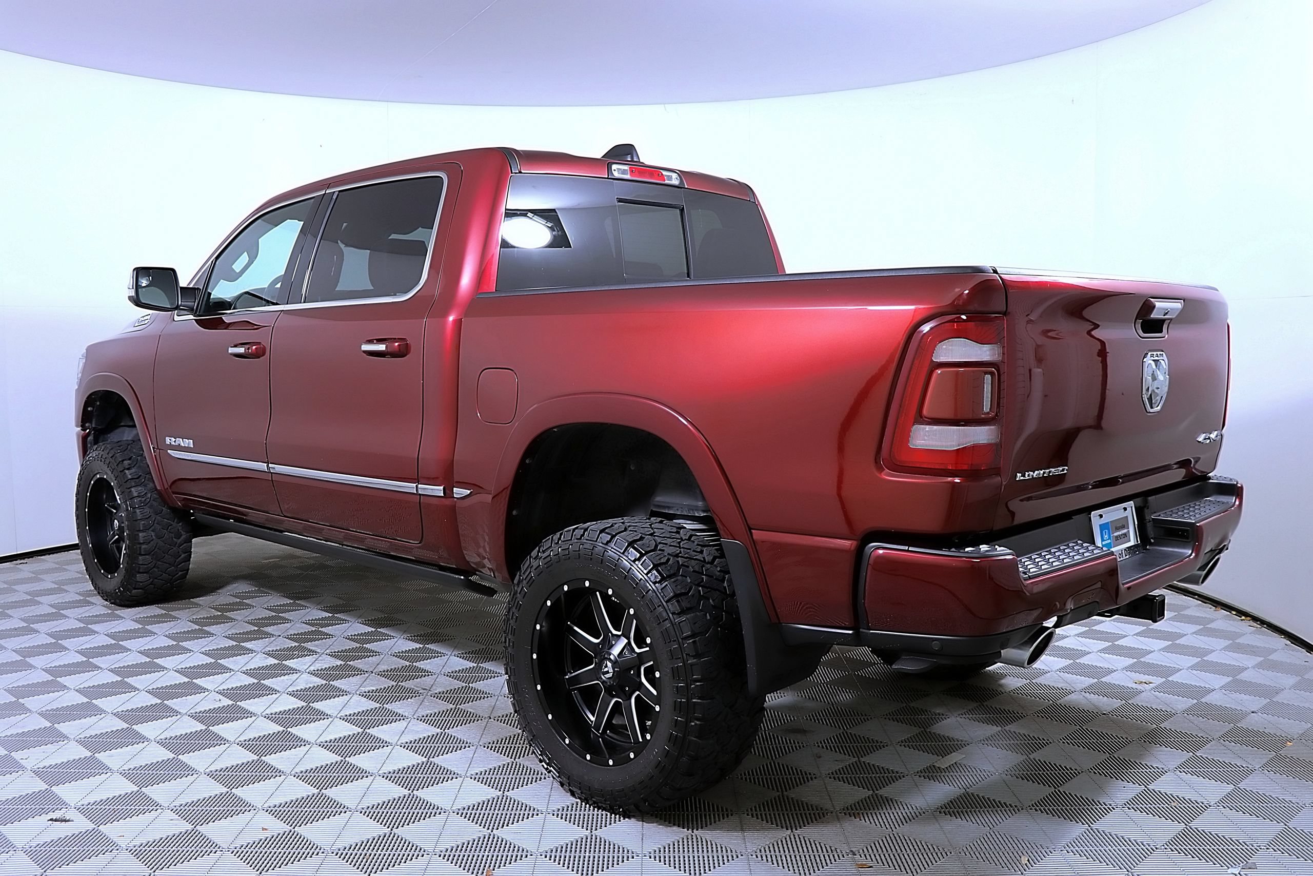 Used 2019 RAM 1500 Limited AWD/4WD image 9