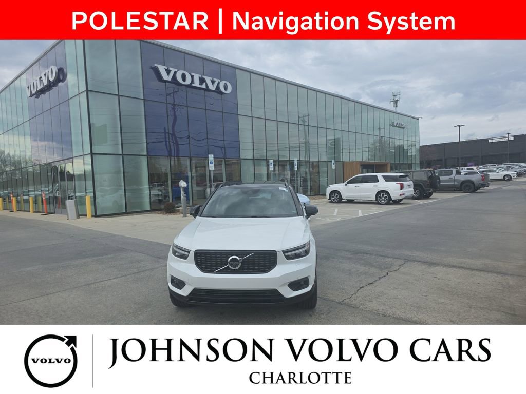 Used 2022 Volvo XC40 T5 R-Design w/ Advanced Package
