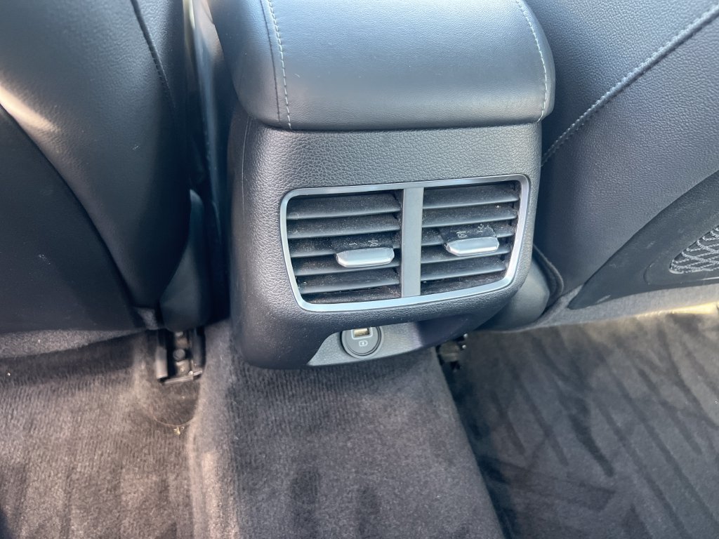 Used 2022 Hyundai Sonata Limited w/ Preferred Accessory Package FWD image 14