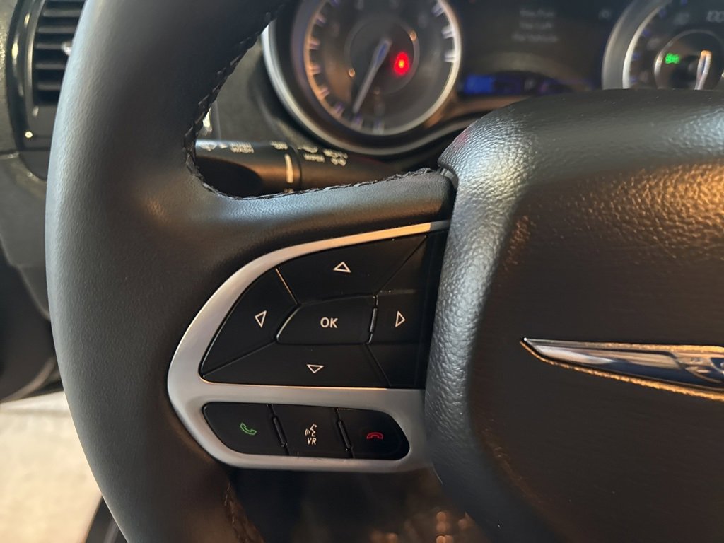 Certified 2023 Chrysler 300 Touring w/ Sport Appearance Package image 17