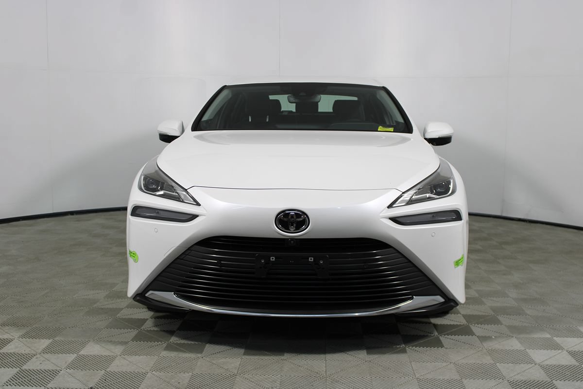 Used 2023 Toyota Mirai w/ Advanced Technology Package RWD image 2