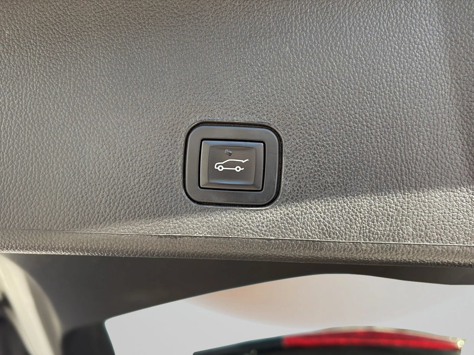 Used 2016 Cadillac SRX Luxury w/ Driver Awareness Package FWD image 25