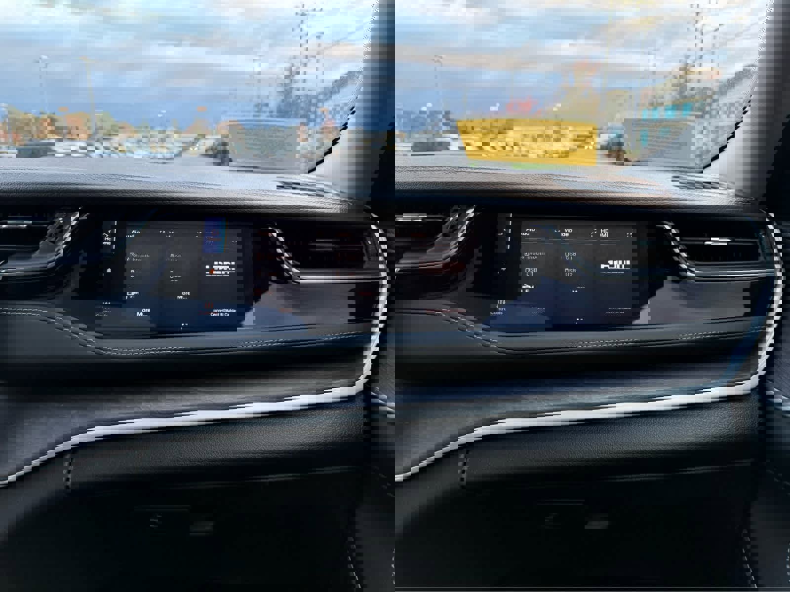 Used 2023 Jeep Grand Cherokee 4WD 4xe image 22