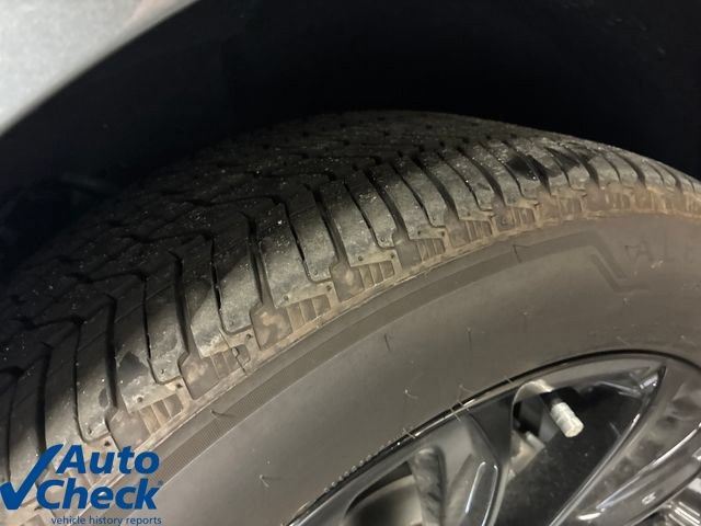 Used 2025 Cadillac Escalade ESV Sport Platinum w/ LPO, Floor Liner Package AWD/4WD image 30