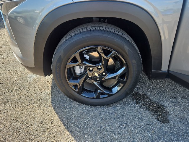 Used 2025 Chevrolet Trax LT w/ LT Convenience Package FWD image 27