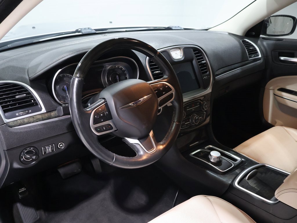 Used 2018 Chrysler 300 Limited image 14