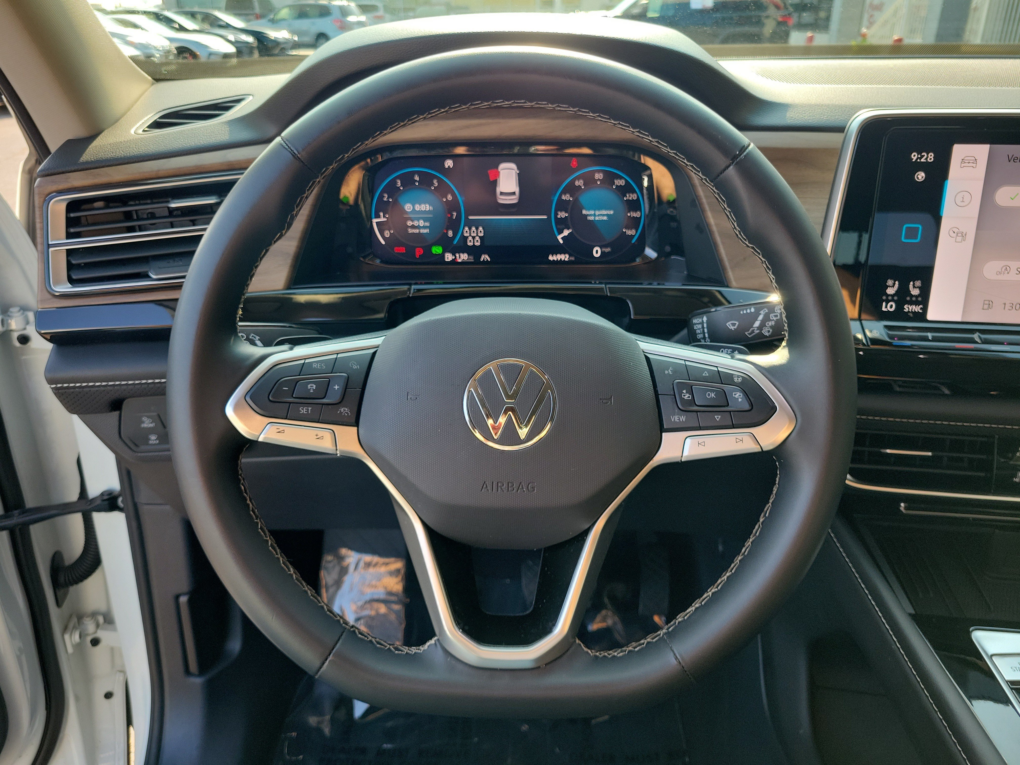 Used 2025 Volkswagen Atlas SE FWD image 21