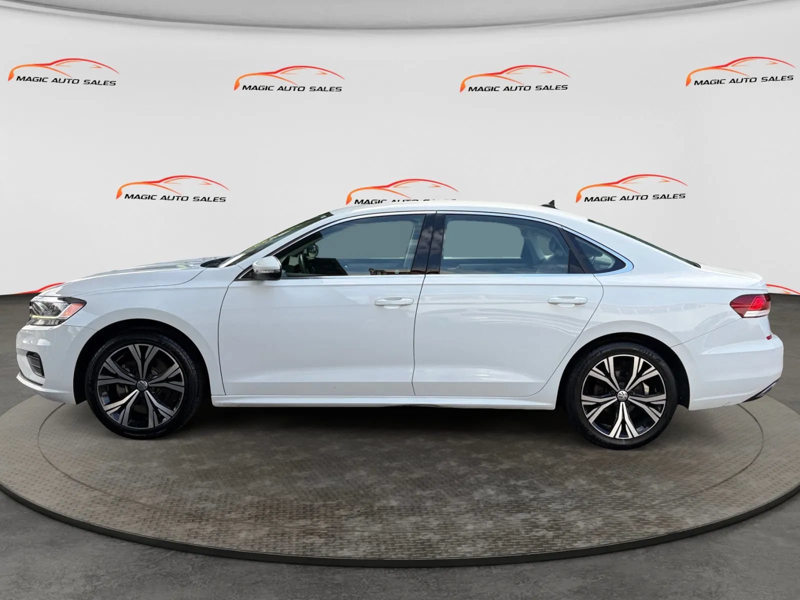 Used 2022 Volkswagen Passat 2.0T SE FWD image 7