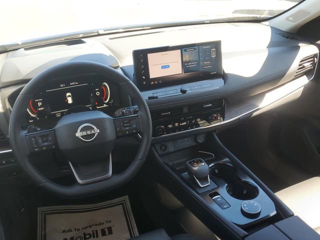 Certified 2025 Nissan Rogue Platinum w/ Tech Package image 10